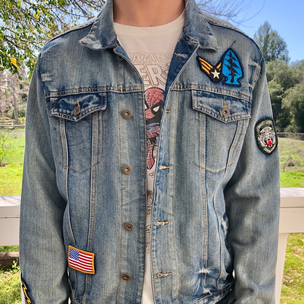 Hand painted denim jacket - Picture 2 of 3